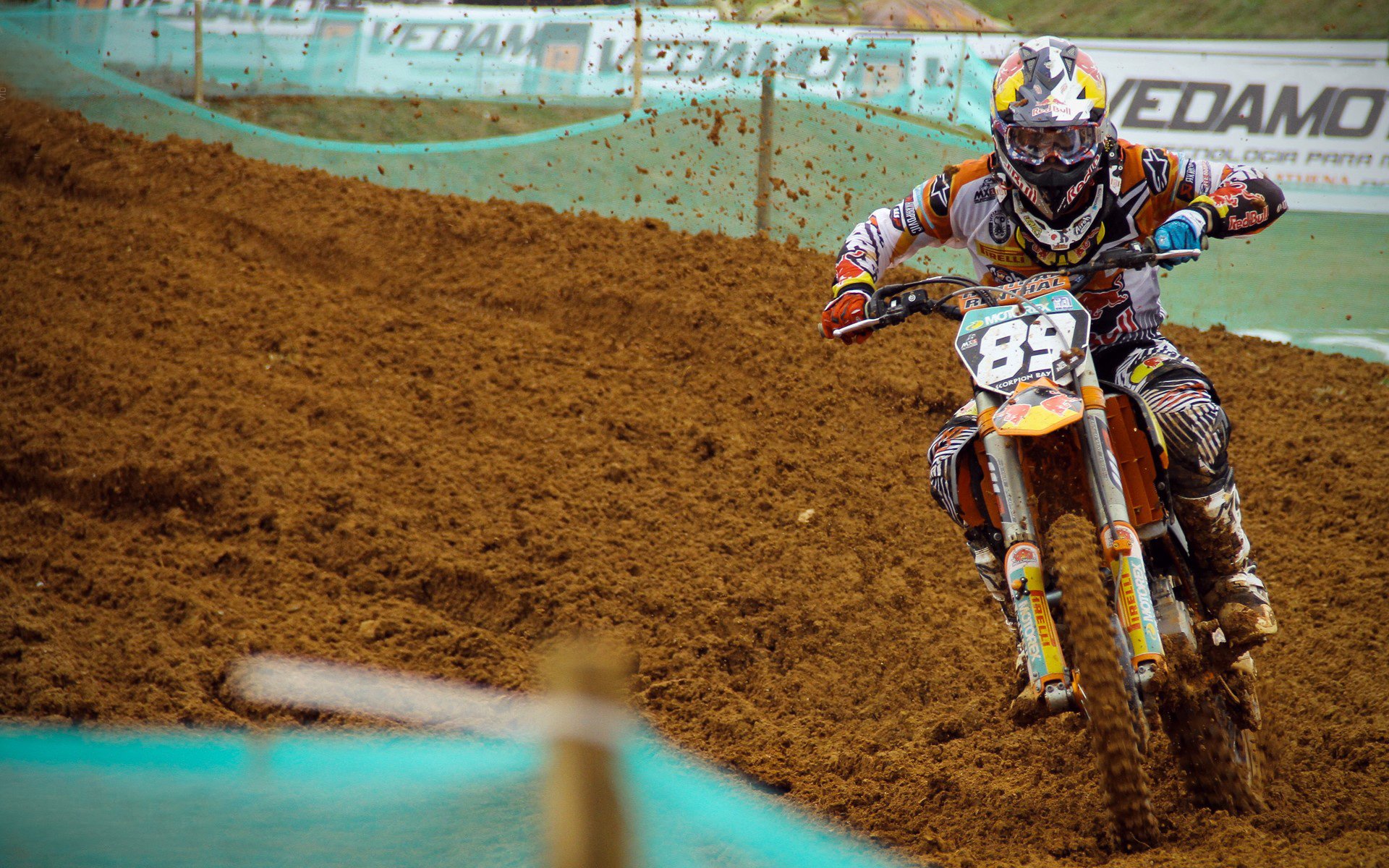 迪奥戈·科斯塔在对阵斯洛文尼亚的比赛中扑出三粒点球,创欧洲杯纪录。